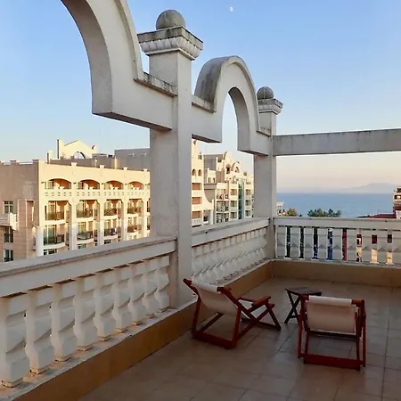 Private Penthouse With Seaview At Sunset דירה *